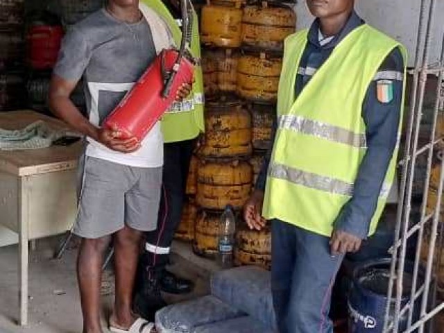 AGBOVILLE/MANKONO : LES POMPIERS CIVILS SENSIBILISENT SUR LA SECURITE INCENDIE ET LES FEUX DE BROUSSE