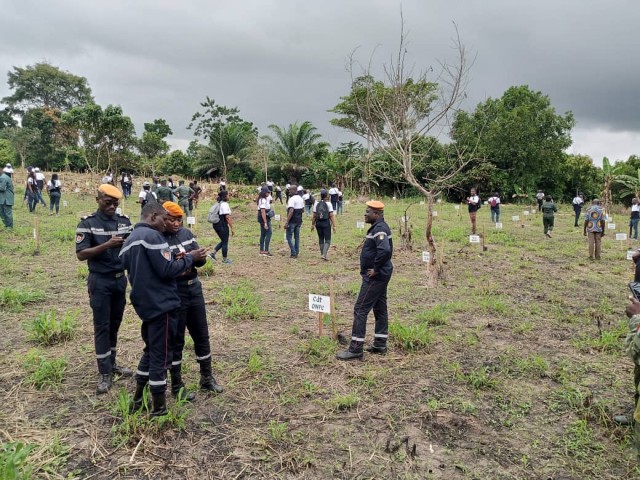 DIVO : LES POMPIERS CIVILS DU LOH-DJIBOUA AU RENDEZ-VOUS DU PLANTING D’ARBRES DE LEUR REGION