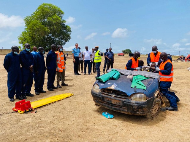 FORMATION : UNE DELEGATION DE SUPERVISEURS REND VISITE AUX ELEVES POMPIERS A SAN PEDRO