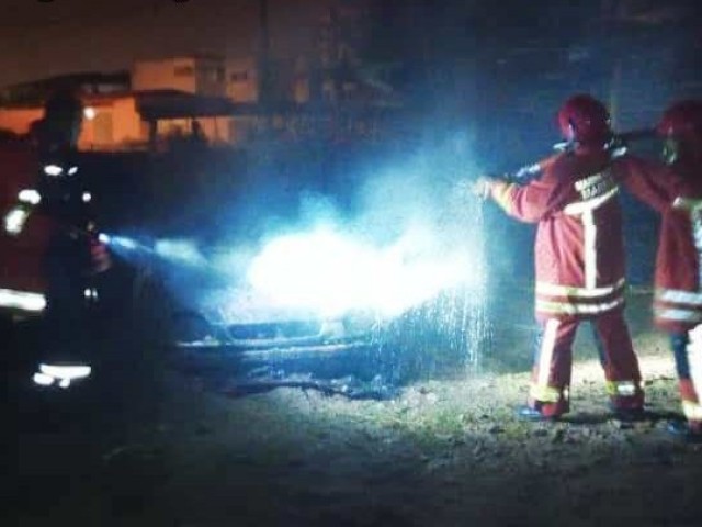 UN FEU D’HABITATION A DALOA ET UN INCENDIE DE TAXI COMMUNAL A GRAND-BASSAM ETEINTS PAR LES POMPIERS CIVLS