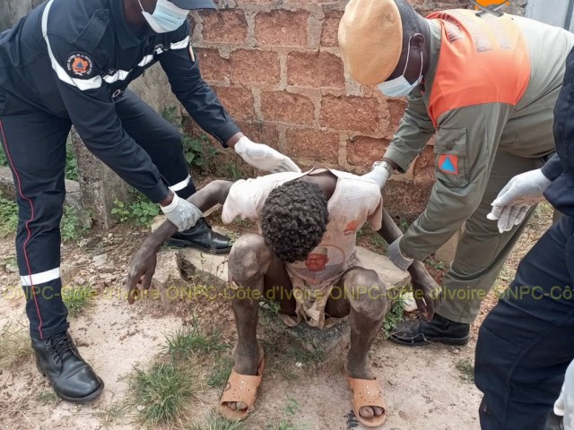 UN INDIVIDU SOUFFRANT DE TROUBLES PSYCHOLOGIQUES PRIS EN CHARGE PAR LES POMPIERS CIVILS DU KABADOUGOU