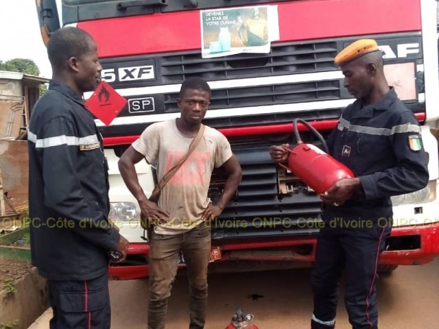 BOUNA : LES POMPIERS CIVILS SENSIBILISENT SUR LE TRANSPORT DE MARCHANDISES DANGEREUSES (TMD)
