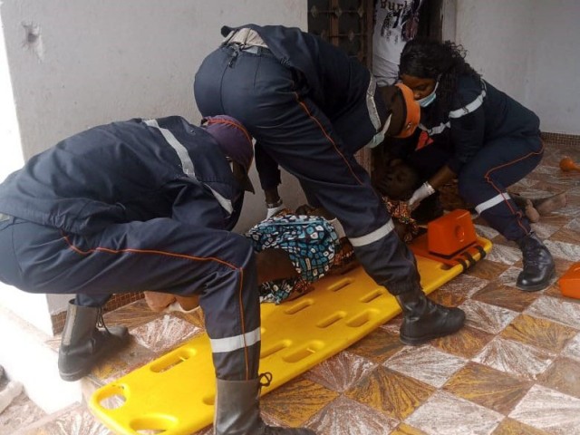 AGBOVILLE : UNE PARTURIENTE PRISE EN CHARGE PAR LES POMPIERS CIVILS DE L’AGNEBY-TIASSA