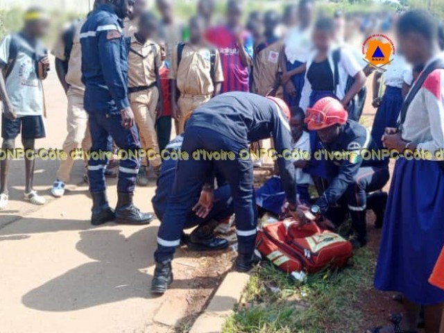 TOUBA ET MAN : LES POMPIERS CIVILS PORTENT ASSISTANCE A DES PERSONNES