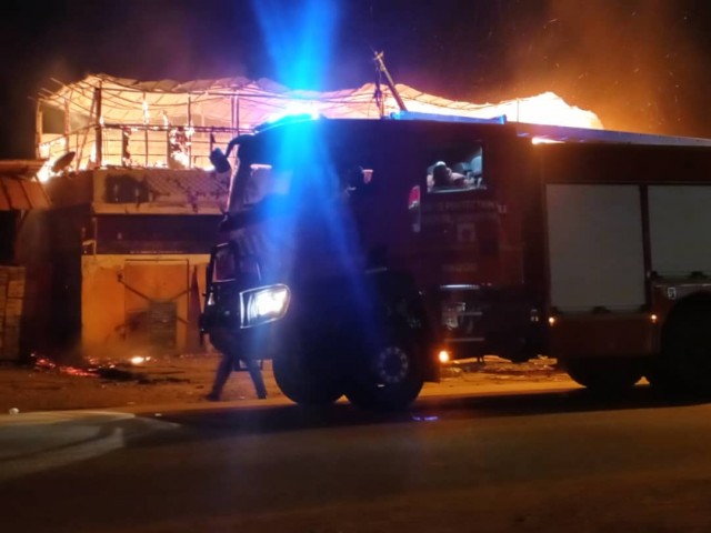 AGBOVILLE : LES POMPIERS CIVILS FONT FACE A UN MAQUIS EN FEU