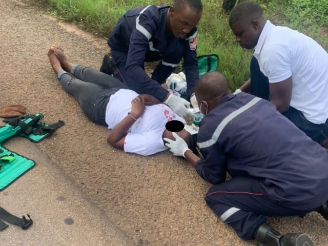 LES VICTIMES D'UN ACCIDENT DE LA CIRCULATION SECOURUS PAR LES POMPIERS CIVILS A ABENGOUROU