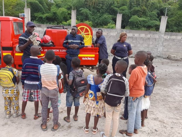 DUEKOUE : PLUS DE 200 ELEVES DE LA PAROISSE SAINT JEAN BOSCO VISITENT LE CENTRE DE SECOURS D’URGENCE DU GUEMON