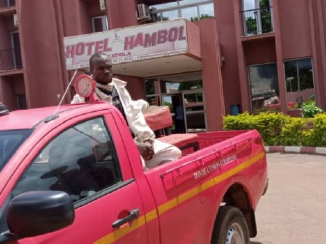  KATIOLA : DES ABEILLES  DELOGES DE L’HOTEL HAMBOL