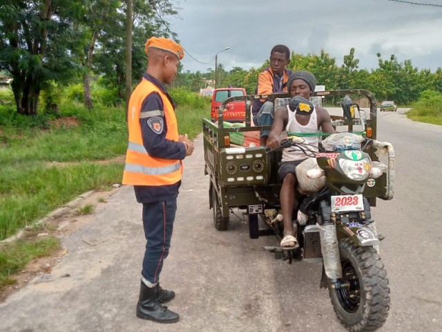 AGBOVILLE/DIMBOKRO : LA SENSIBILISATION SUR LA SECURITE ROUTIERE AU CŒUR DES ACTIVITES DES POMPIERS CIVILS