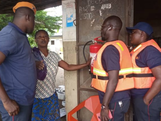 ABOISSO : LES POPULATIONS DES VILLAGES D’ASSOUBA ET DE SOUMIE SENSIBILISEES SUR LES INONDATIONS ET LES FEUX DE GAZ.