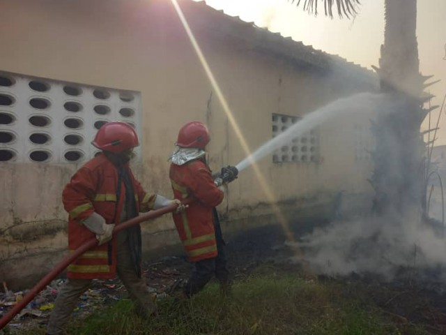 GRAND-BASSAM : UN ETABLISSEMENT SCOLAIRE SAUVE DES FLAMMES PAR LES POMPIERS CIVILS