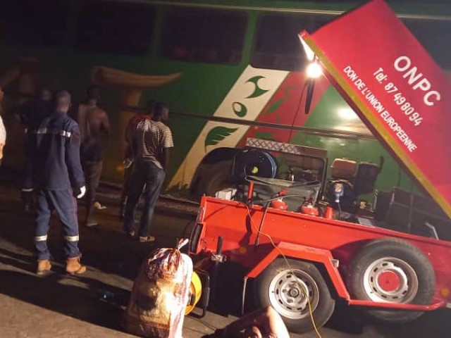 UN ACCIDENT DE LA CIRCULATION AVEC UN GROS CAMION FAIT UN MORT ET 40 BLESSES A MAN