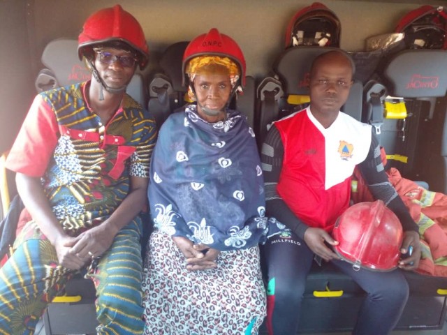 BOUNDIALI : UNE FAMILLE REND VISITE AUX POMPIERS CIVILS DE LA BAGOUE