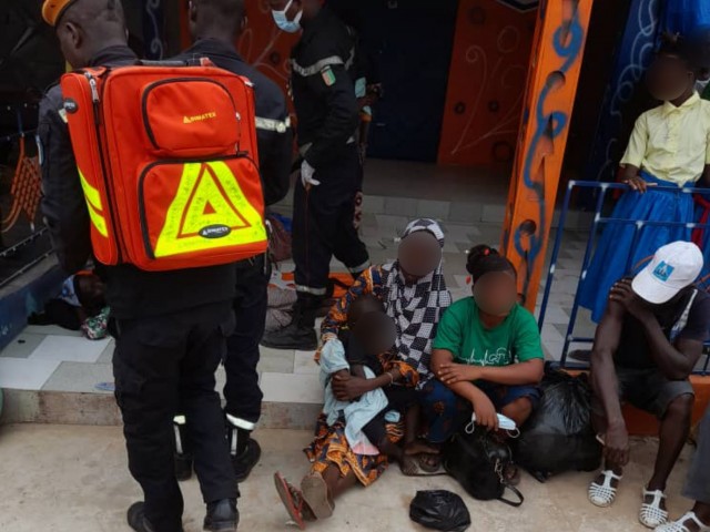 UN CAR DE TRANSPORT SE RENVERSE AVEC SES 21 PASSAGERS A SOUBRE