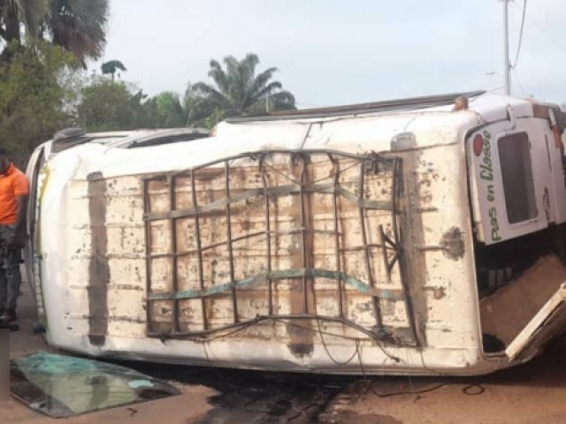 ACCIDENTS DE LA CIRCULATION A TOUMODI : UN ELEVE GRIEVEMENT BLESSE ET UN VEHICULE DE TRANSPORT SE RENVERSE