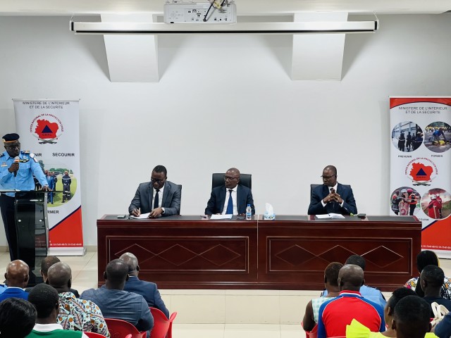 PROTECTION CIVILE : 214 STAGIAIRES DEBUTENT LEUR FORMATION DE POMPIERS CIVILS