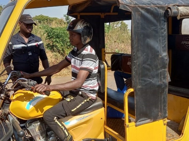 TOUBA : 20 MOTOCYCLISTES SENSIBILISES SUR LA SECURITE ROUTIERE