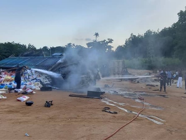 ABOISSO : DEUX BLESSES APRES UNE COLLISION ENTRE DEUX CAMIONS POIDS LOURDS