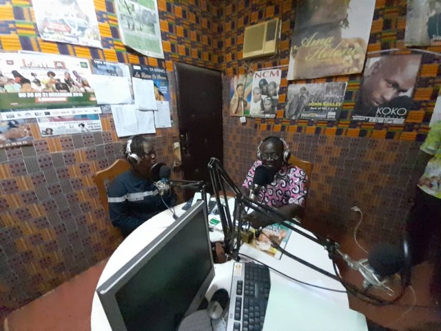 BONGOUANOU : LES POMPIERS CIVILS DU MORONOU SENSIBILISENT SUR LA RADIO MORONOU 100 FM