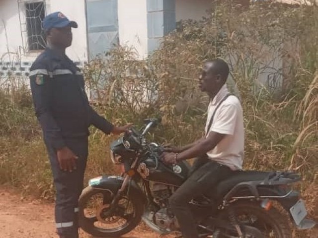 AGBOVILLE : LES CONDUCTEURS ET USAGERS DE TAXIS-MOTOS SENSIBILISES SUR LA SECURITE ROUTIERE