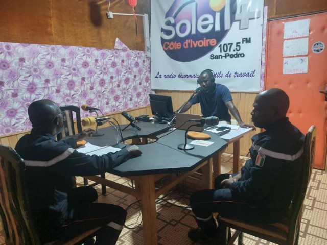SAN-PEDRO : LES POMPIERS CIVILS A LA RADIO SOLEIL POUR UNE SENSIBLISATION