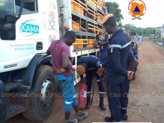 DIVO : LES POMPIERS CIVILS SENSIBILISENT LES CONDUCTEURS SUR LE TMD
