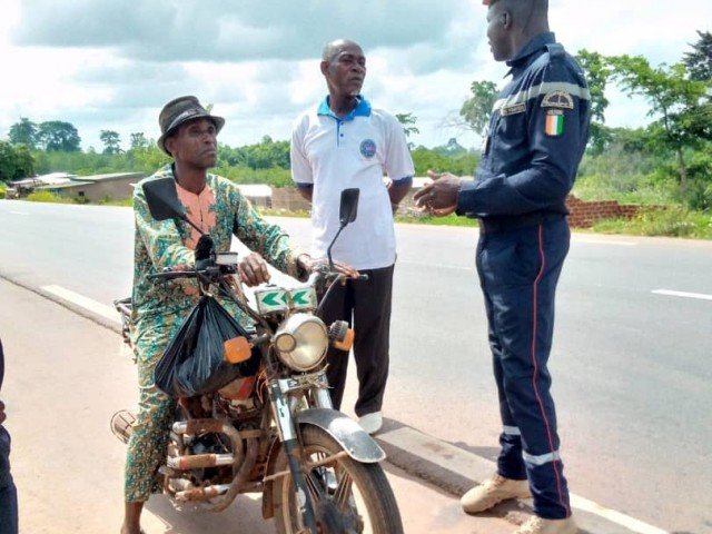 ZOUKOUGBEU/AGBOVILLE : LES CONDUCTEURS DE VÉHICULES ET LES MOTOCYCLISTES RENCONTRES