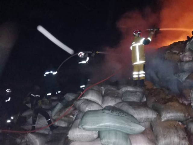 UN CAS D’INCENDIE ET UNE EXCAVATION EFFECTUES PAR LES POMPIERS CIVILS DU TONPKI