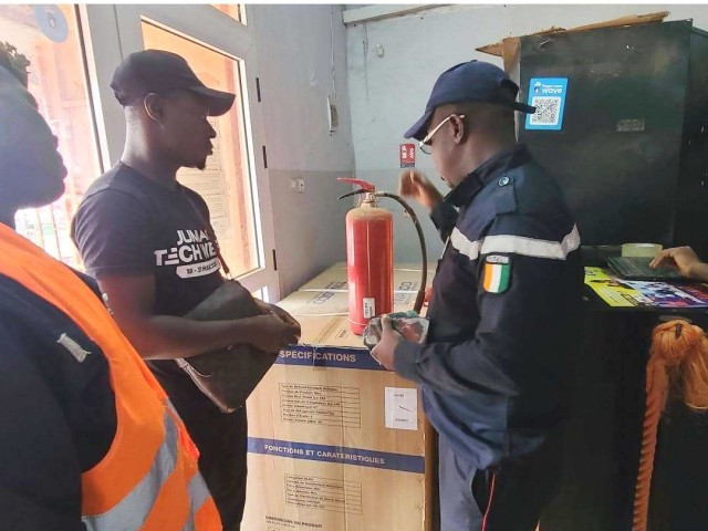 LE PERSONNEL D’ETABLISSEMENTS RECEVANT DU PUBLIC SENSIBILISE A ABENGOUROU NIAKARAMANDOUGOU ET DIVO