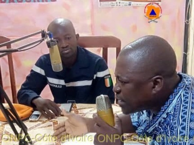 DAOUKRO : LES POMPIERS CIVILS SENSIBILISENT SUR LES RISQUES D’INONDATION A LA RADIO IFFOU DE DAOUKRO