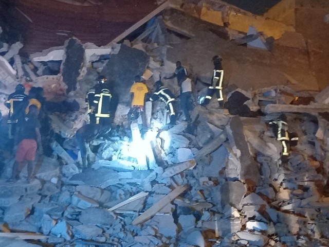 EFFONDREMENT DE L’IMMEUBLE A COCODY-ANGRE : LES OPERATIONS DE SECOURS SE POURSUIVENT