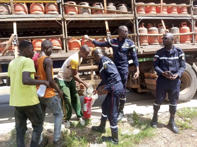 ADZOPE : LES POMPIERS CIVILS DE LA ME INTENSIFIENT LES SENSIBILISATIONS SUR LE TRANSPORT DE MARCHANDISES DANGEREUSES (TMD)