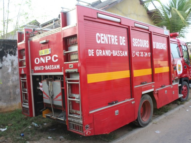 UN FEU DE SCIERIE ETEINT PAR LES POMPIERS CIVILS DE GRAND-BASSAM