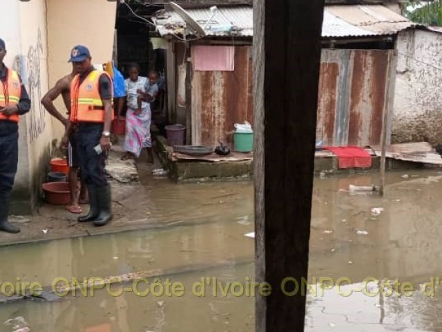 ABOISSO/INONDATION : LES POMPIERS CIVILS SENSIBLISENT LES HABITANTS DES ZONES A RISQUE