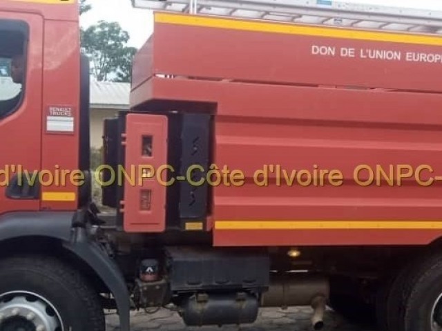 DALOA : 12000 LITRES D’EAU FOURNIS AUX MILITAIRES PAR LES POMPIERS CIVILS