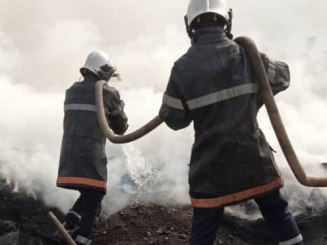 INCENDIE : UN STOCK DE PNEUS PART EN FUMEE A SOUBRE