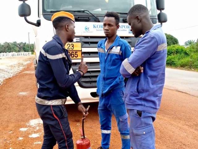 DABOU / SENSIBILISATION SUR LE TMD : 10 CONDUCTEURS DE SOCIETES VISITES PAR LES POMPIERS CIVILS