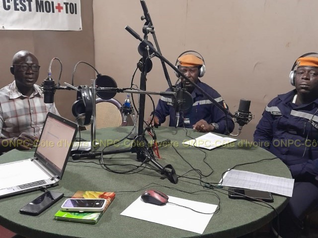 ABENGOUROU : LES POMPIERS CIVILS SUR LES ONDES DE LA RADIO AGNIA FM POUR PRESENTER LE BILAN DE LEURS ACTIVITES